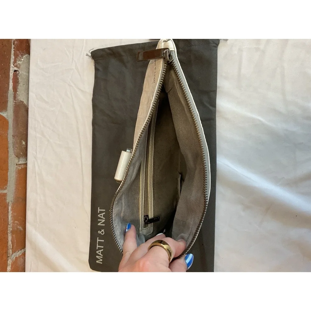Matt & Nat White SadeClutch Handbag Vegan Leather Cruelty‎ Free New NWT